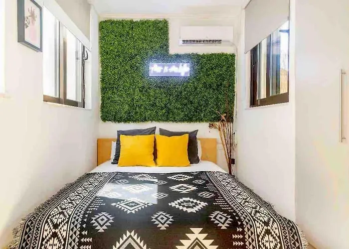 Downtown 22Sqm Green Nest King-Size Bed