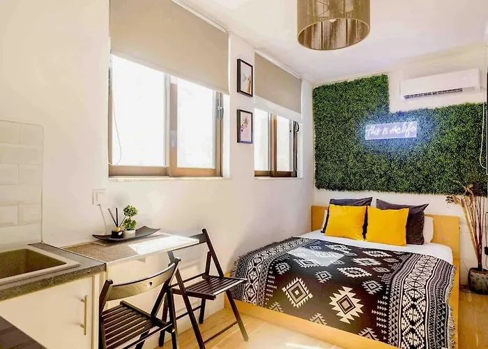 Downtown 22Sqm Green Nest King-Size Bed